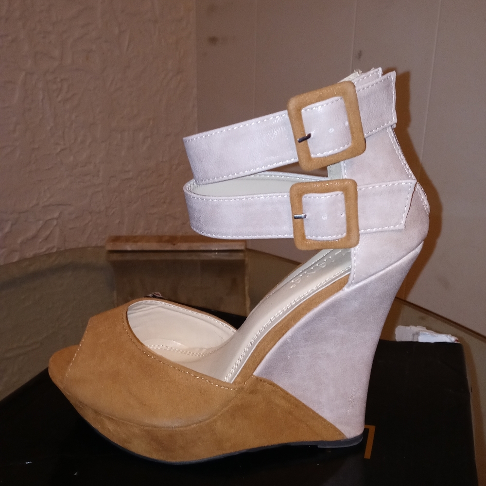 Women's shoes